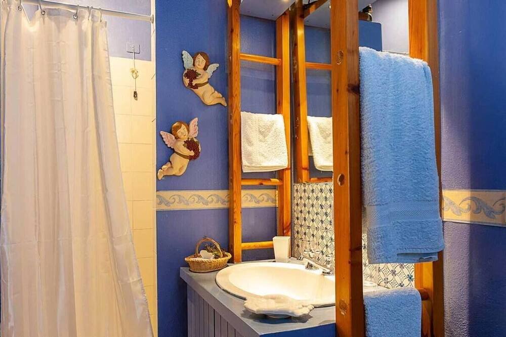 Photo of Bathroom in Ficulle