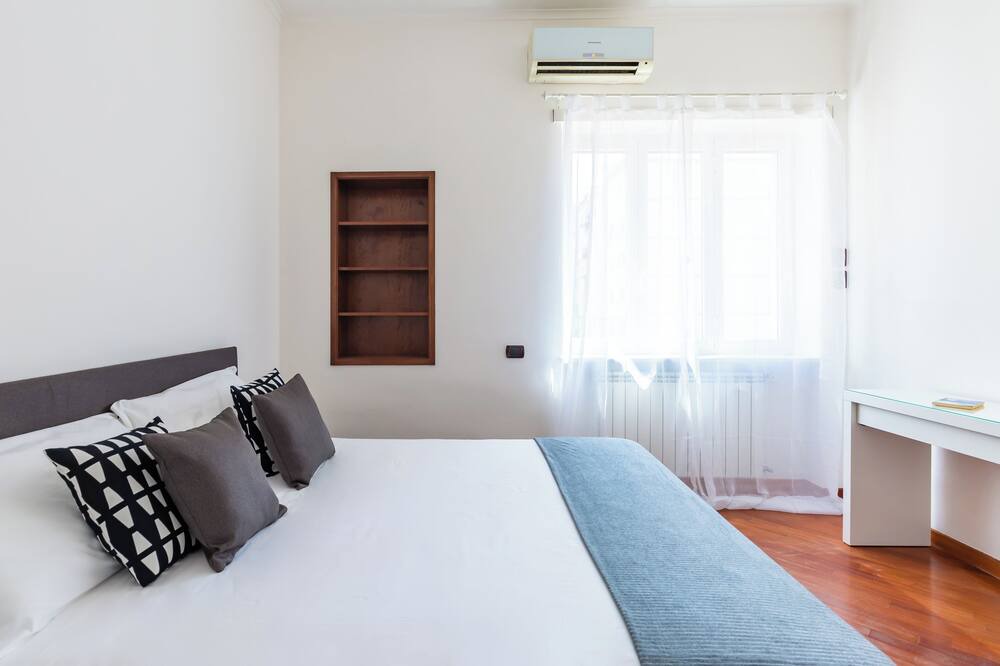 Photo of Bedroom in Fuorigrotta