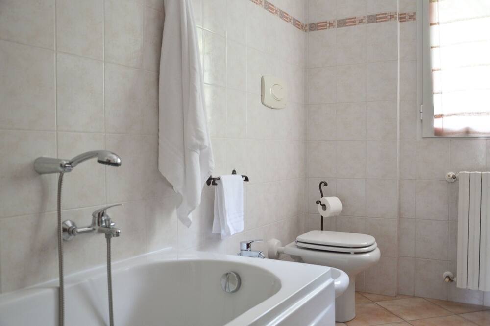 Photo of Bathroom in Travaco Siccomario