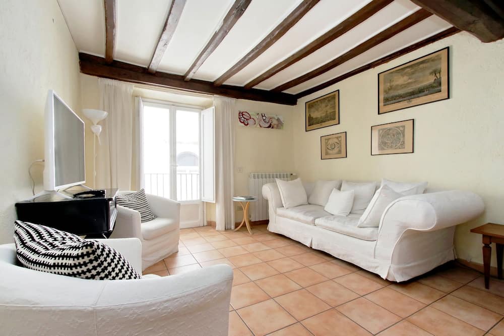 Photo of Livingroom in Navona