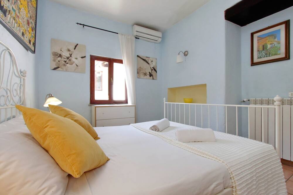 Photo of Bedroom in Navona