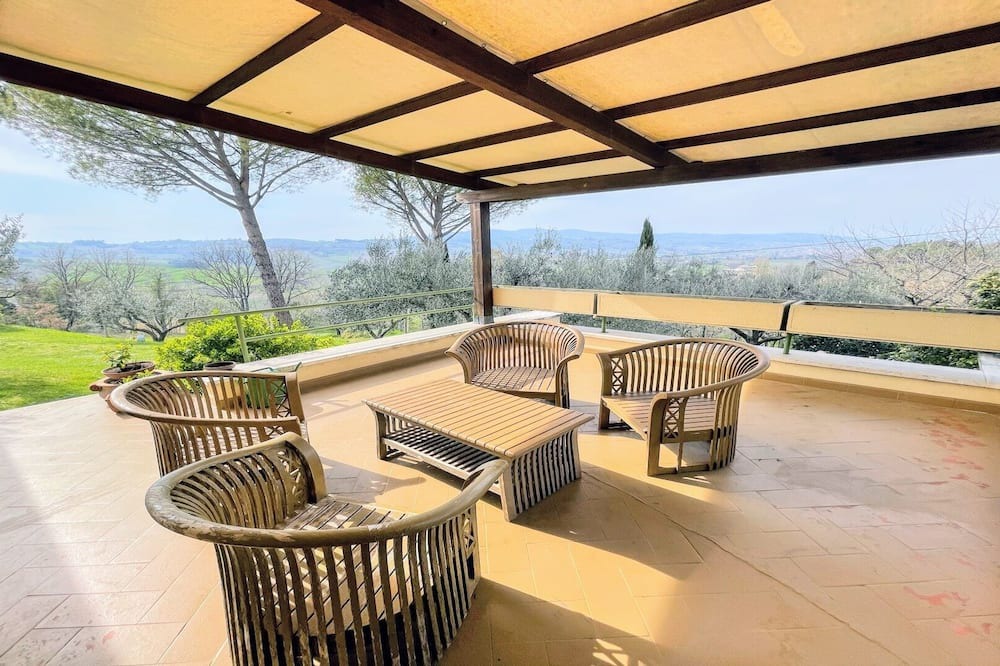 Photo of Patio Balcony in Pietrauta