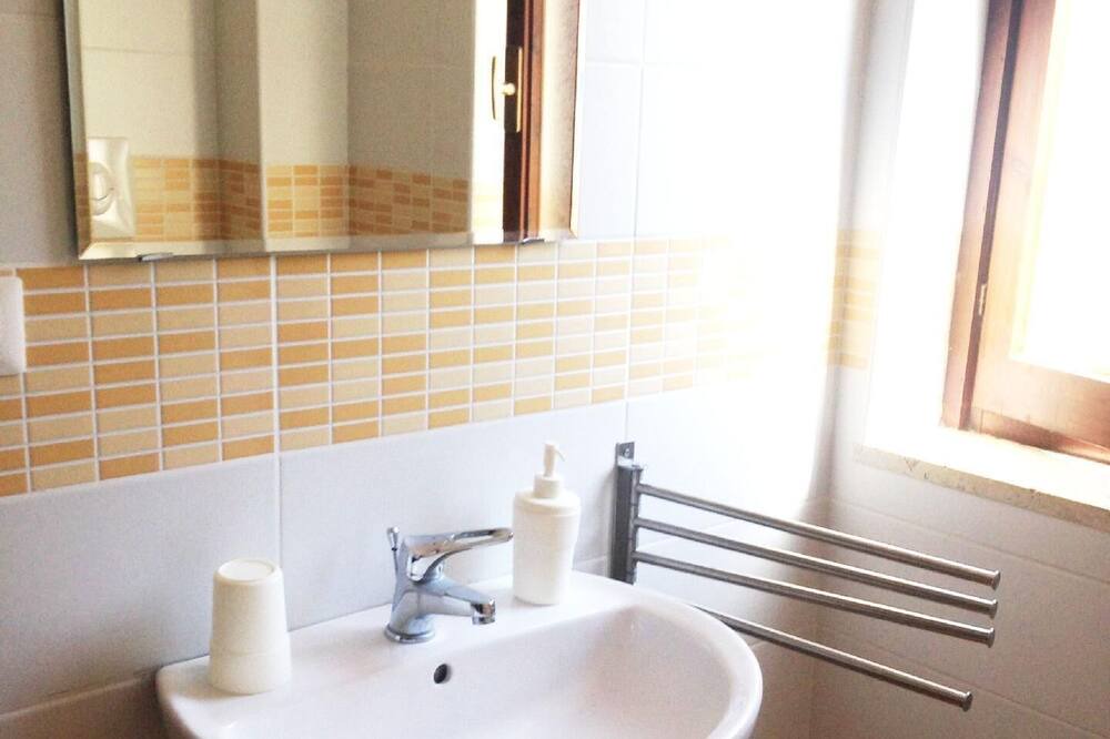 Photo of Bathroom in Falerna