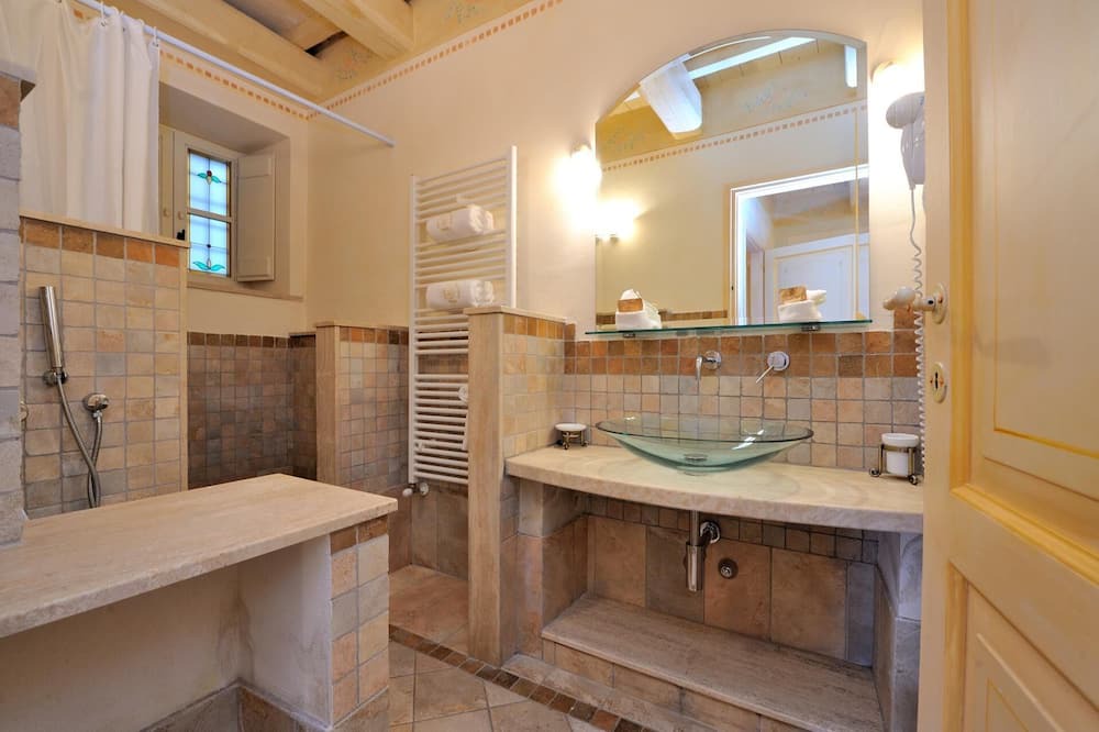 Photo of Bathroom in Scheggino