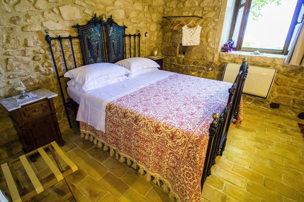 Photo of Bedroom in Abbateggio