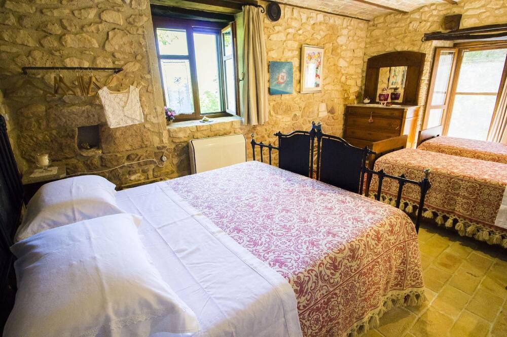 Photo of Bedroom in Abbateggio