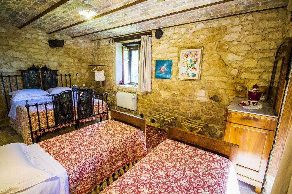 Photo of Bedroom in Abbateggio