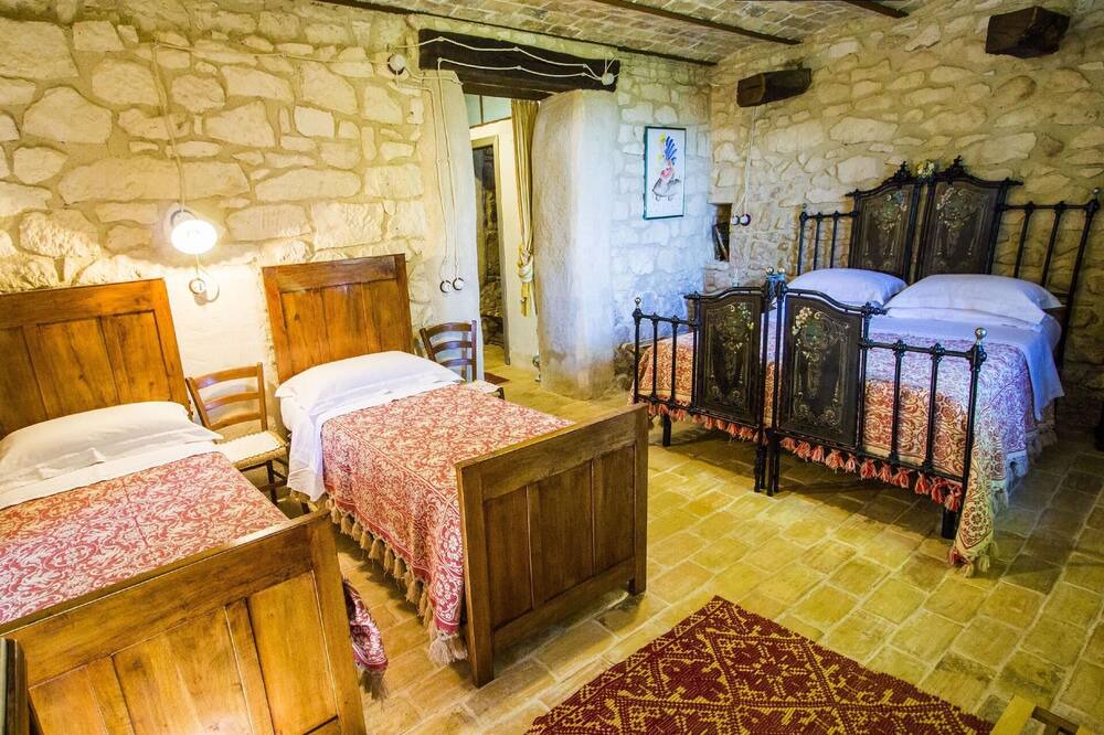 Photo of Bedroom in Abbateggio
