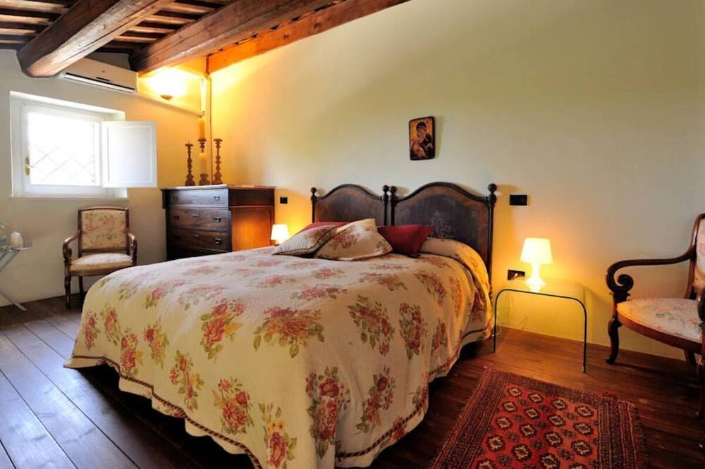 Photo of Bedroom in Montemaggiore al Metauro