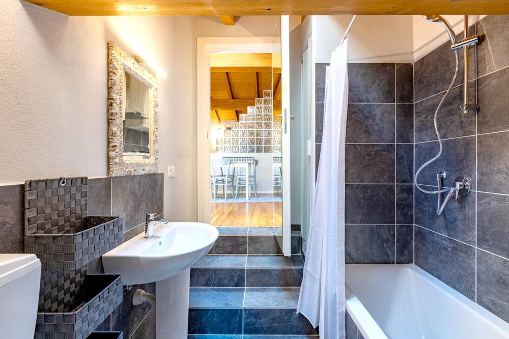 Photo of Bathroom in Piazza