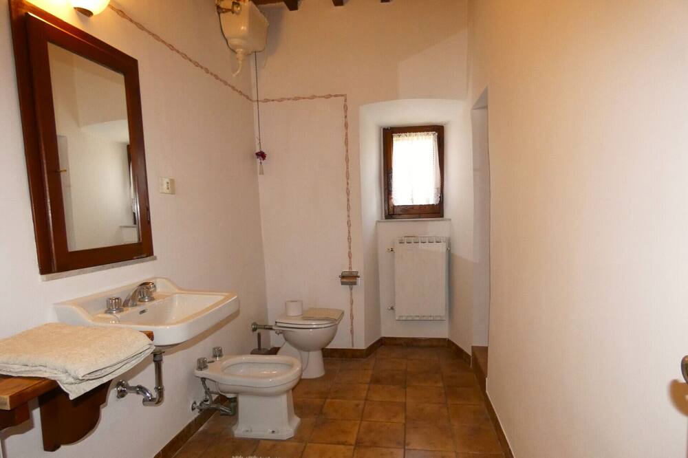 Photo of Bathroom in Amelia
