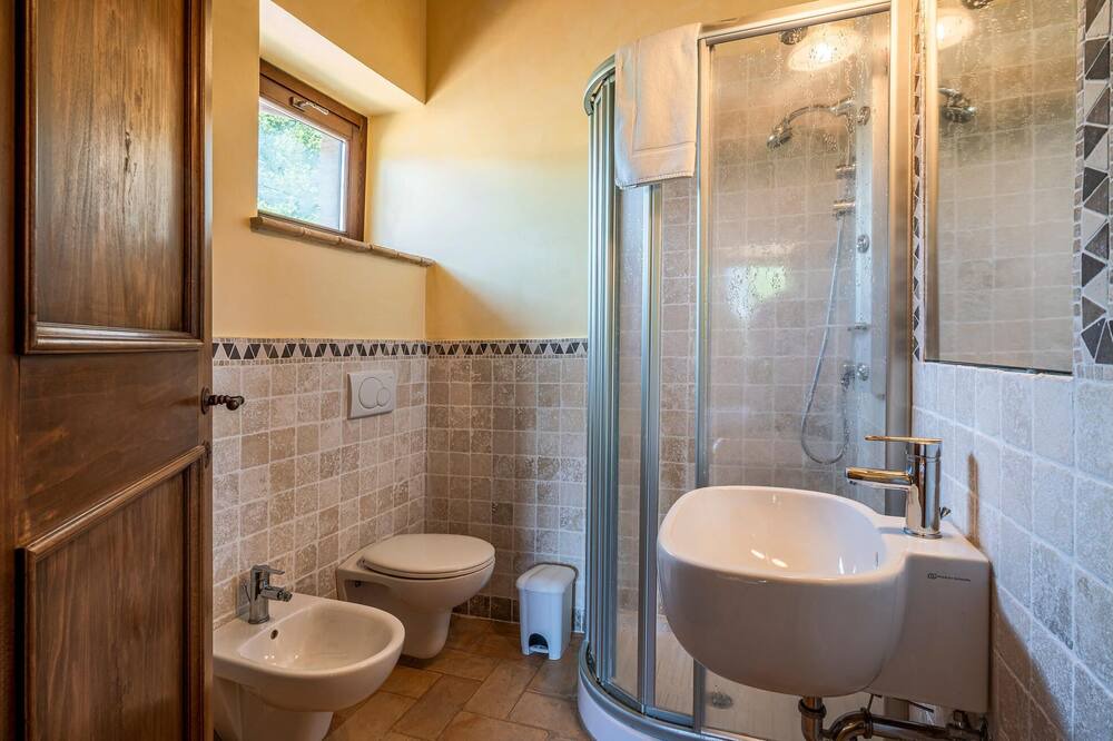 Photo of Bathroom in Camerino