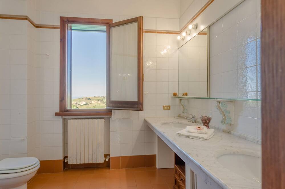 Photo of Bathroom in Cologna Spiaggia