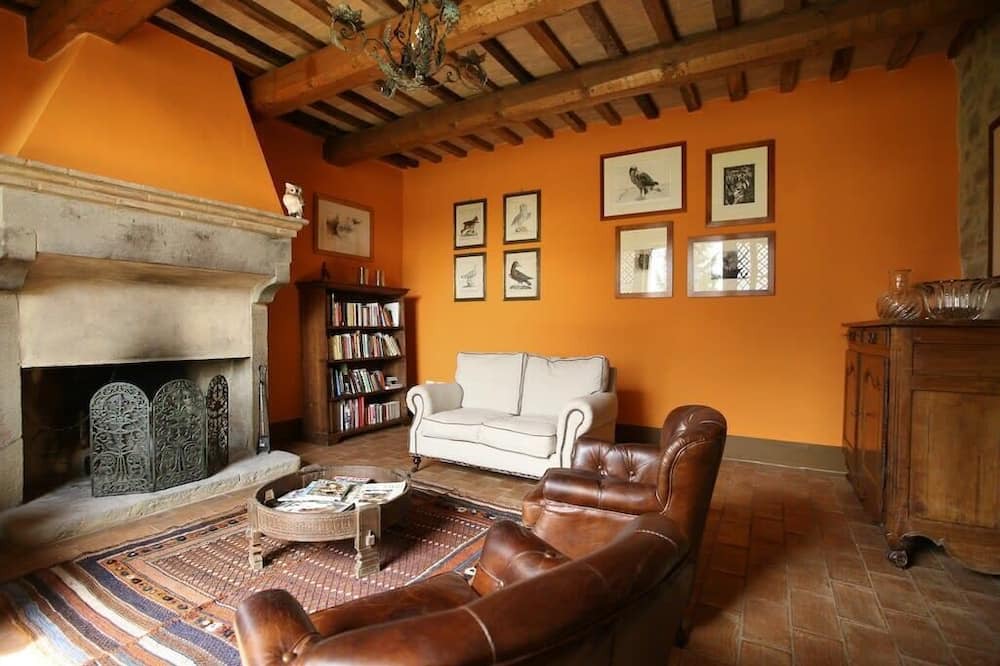 Photo of Others in Montone