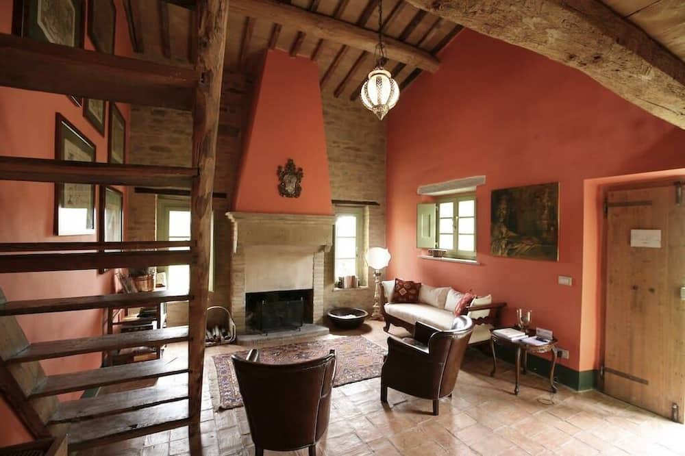 Photo of Others in Montone