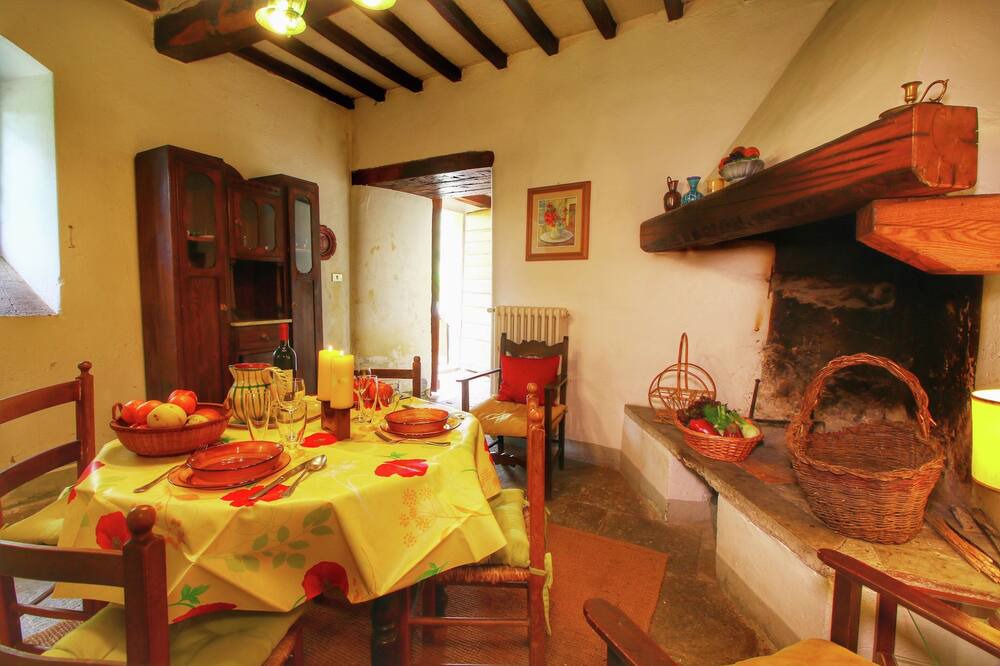 Photo of Livingroom in Petrognano