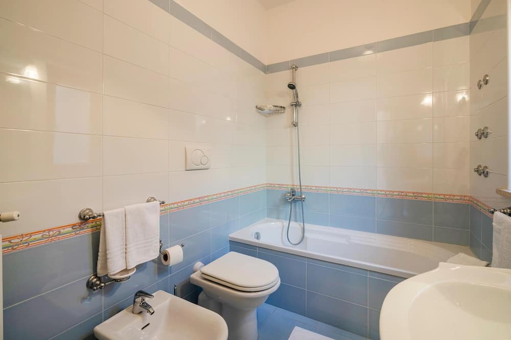 Photo of Bathroom in Succhivo