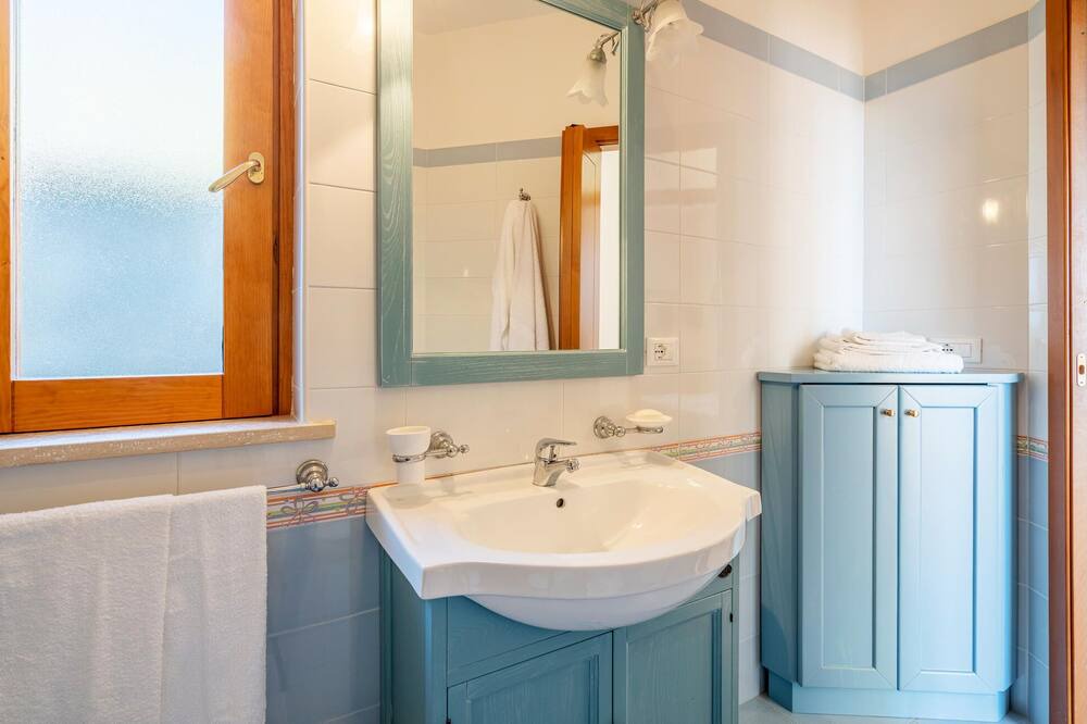 Photo of Bathroom in Succhivo