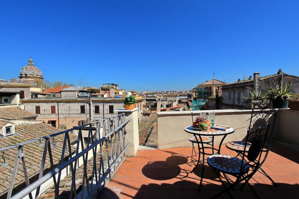 Photo of Patio Balcony in Roman Ghetto