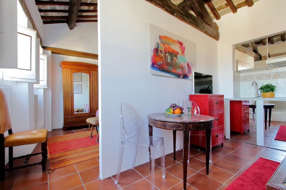 Photo of Livingroom in Roman Ghetto