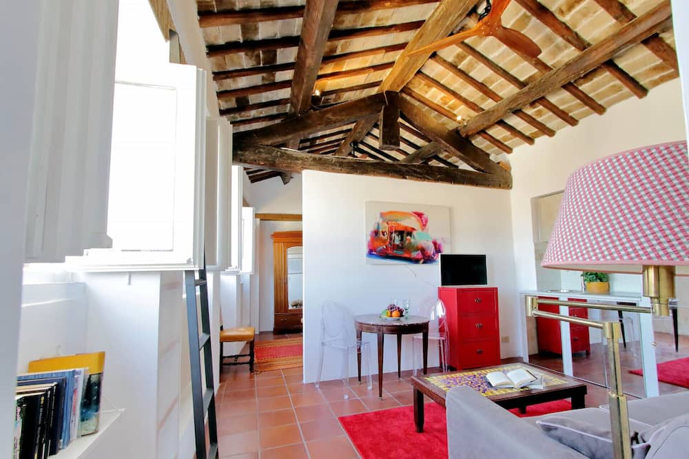 Photo of Livingroom in Roman Ghetto