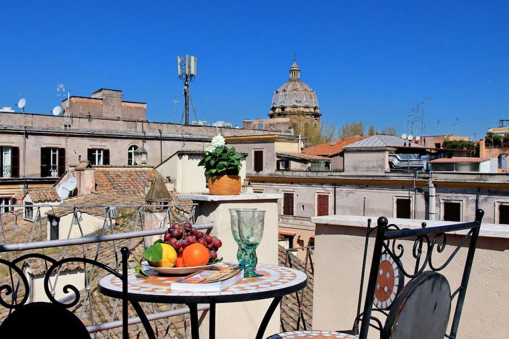 Photo of Patio Balcony in Roman Ghetto