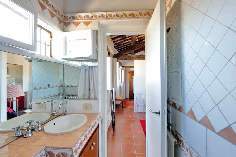 Photo of Bathroom in Roman Ghetto