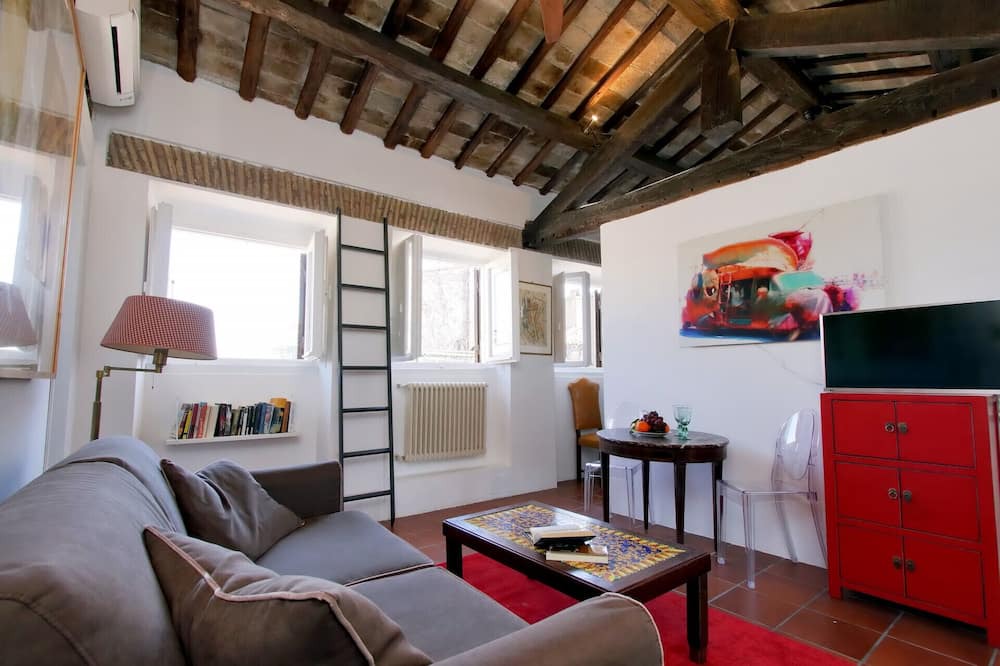 Photo of Livingroom in Roman Ghetto