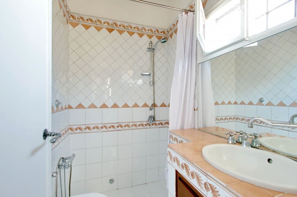Photo of Bathroom in Roman Ghetto