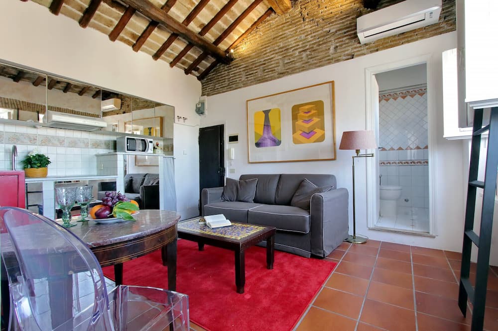 Photo of Livingroom in Roman Ghetto