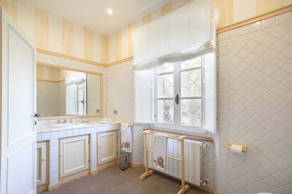 Photo of Bathroom in Orbetello