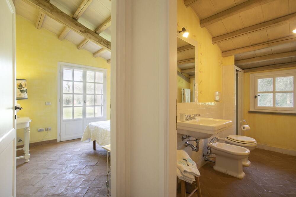 Photo of Bathroom in Orbetello