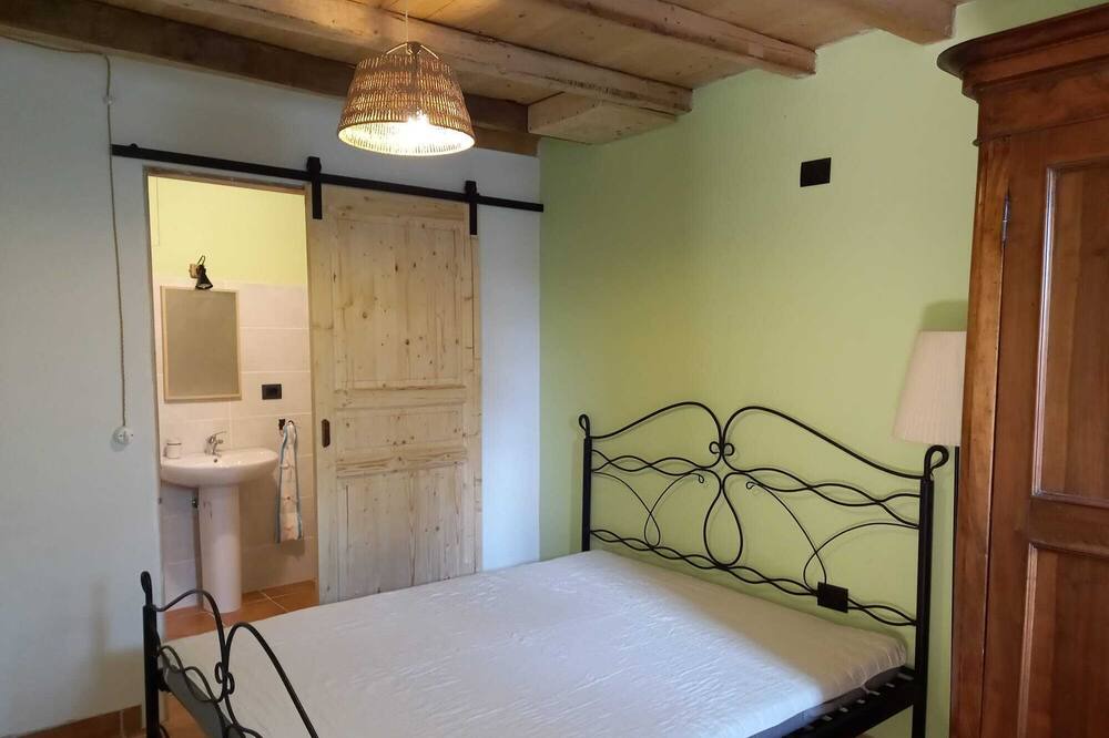 Photo of Bedroom in Neirone
