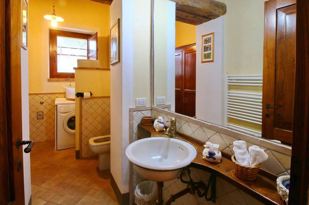 Photo of Bathroom in Collazzone