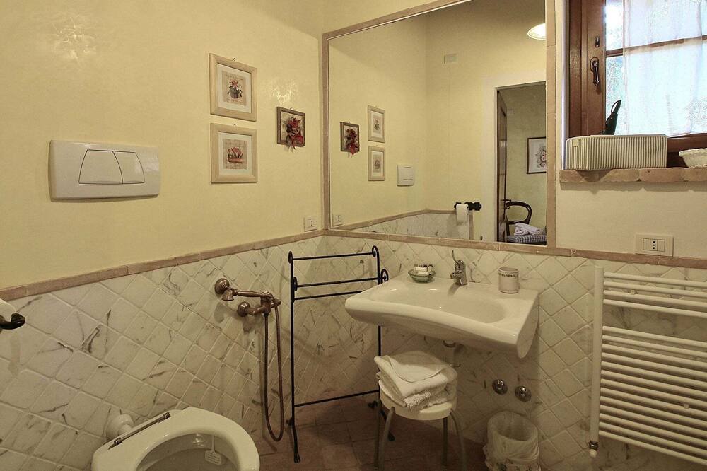 Photo of Bathroom in Collazzone
