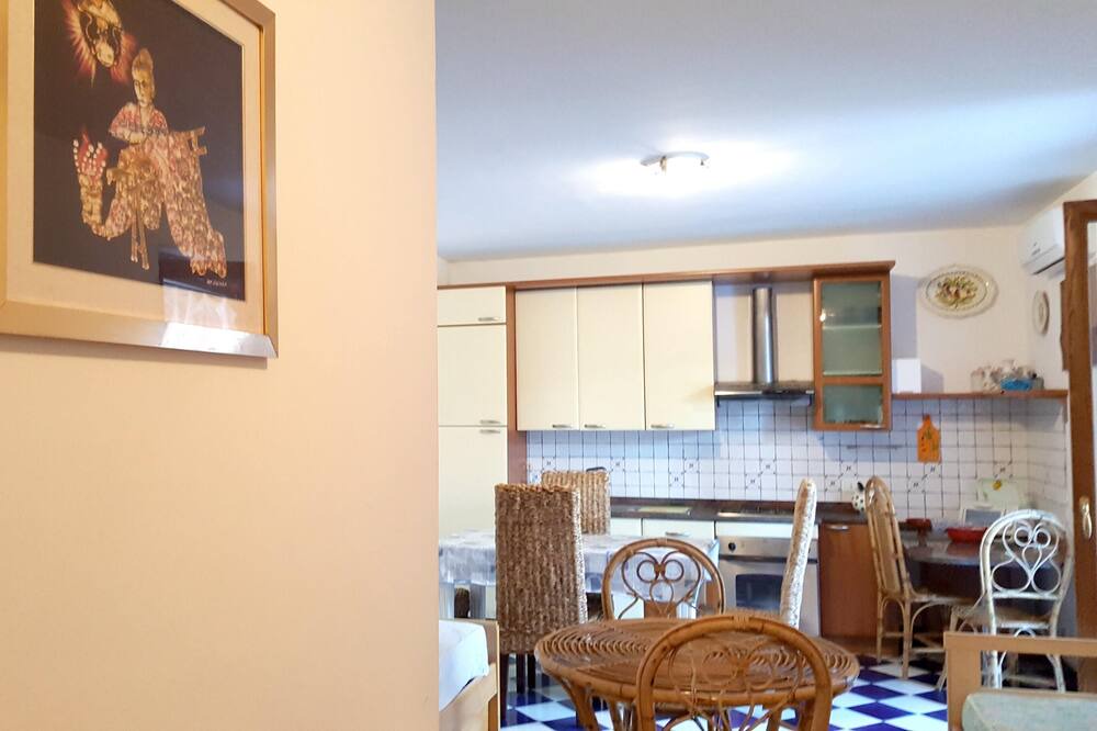 Photo of Livingroom in Latina Lido