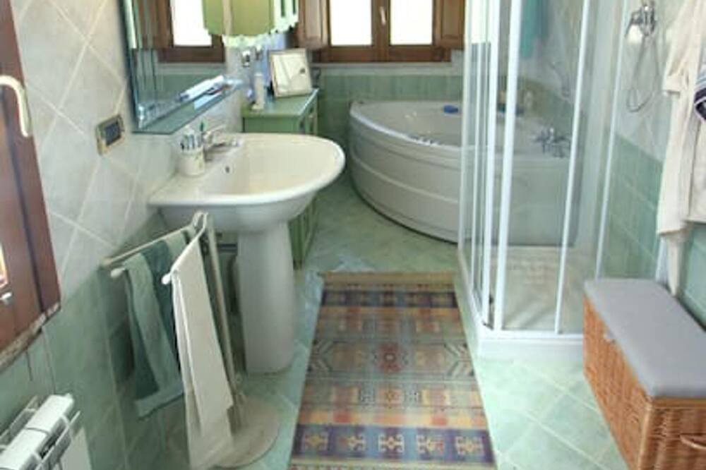 Photo of Bathroom in Decollatura