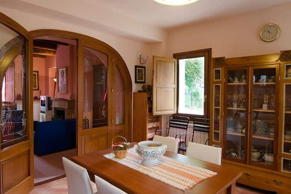 Photo of Livingroom in Decollatura