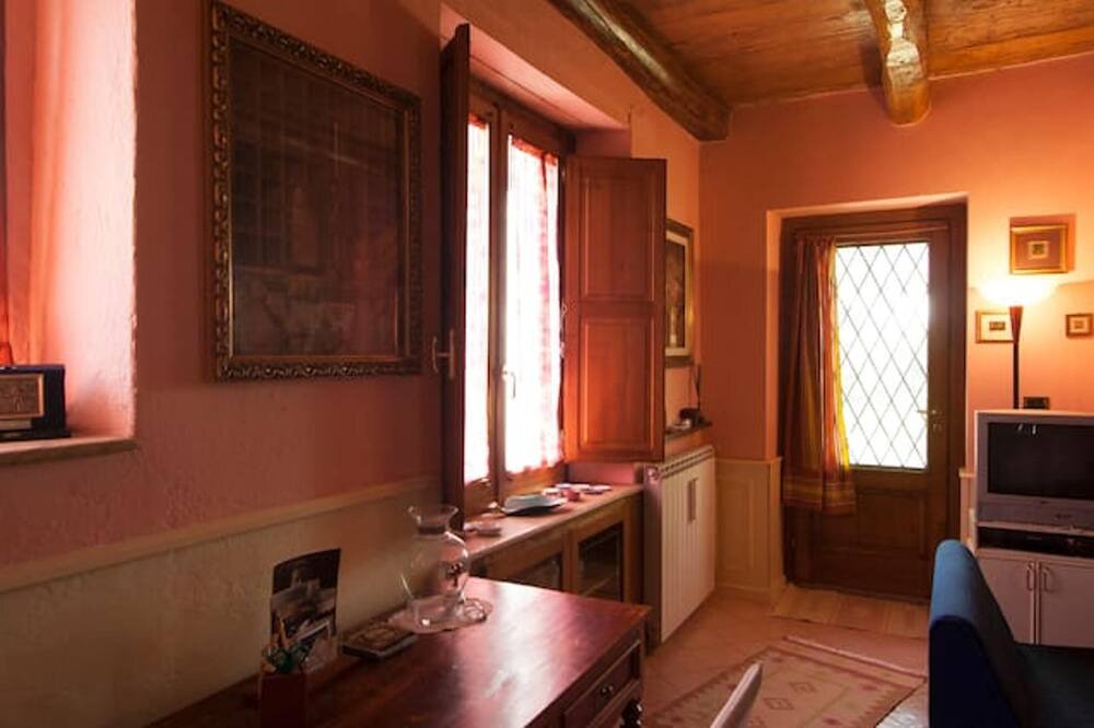 Photo of Livingroom in Decollatura