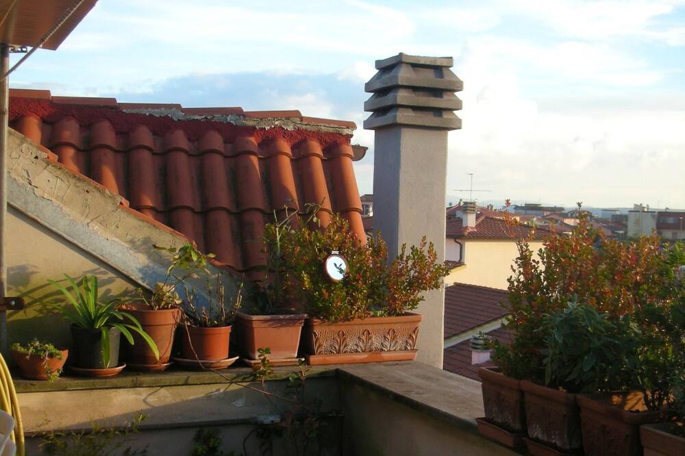 Photo of Others in Tuscania