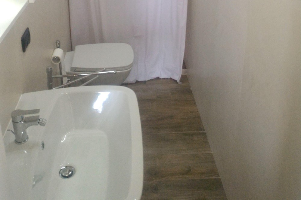 Photo of Bathroom in Crotone
