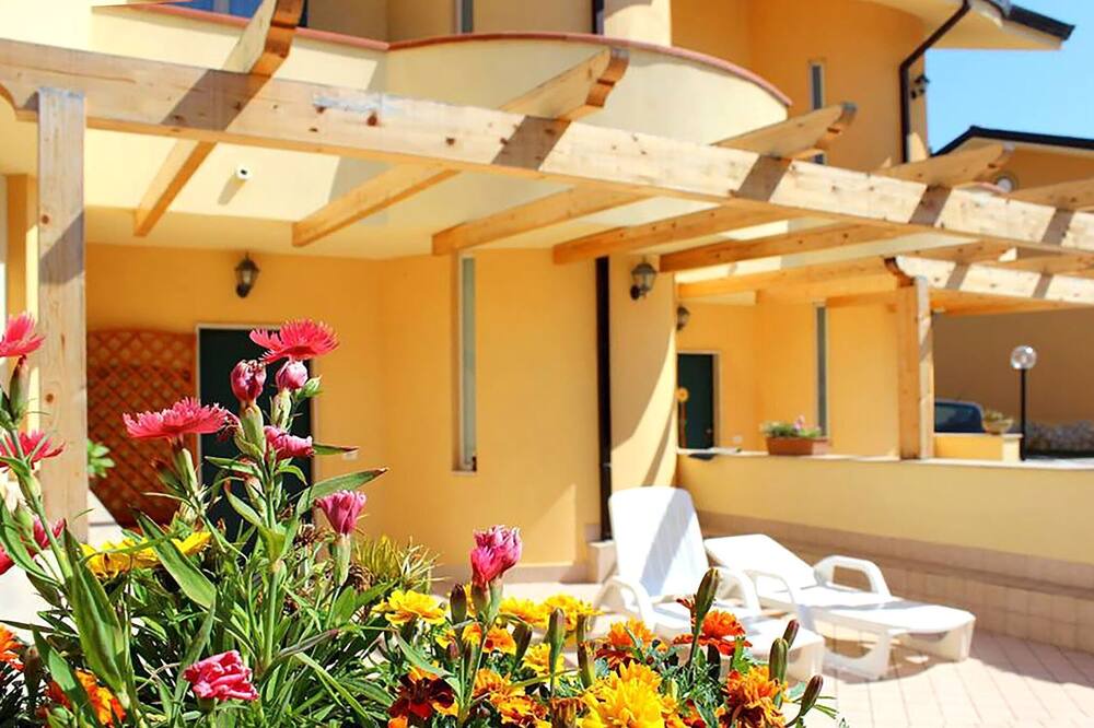 Photo of Patio Balcony in Laura