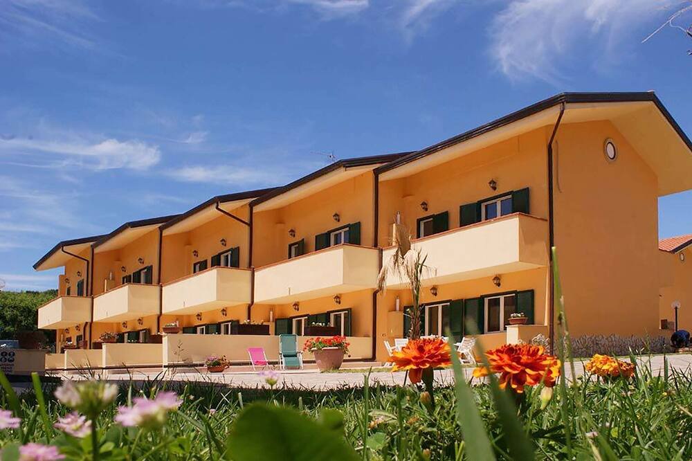 Photo of Outdoor in Laura