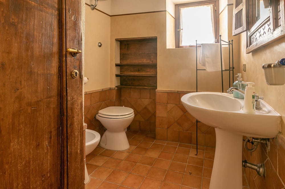 Photo of Bathroom in Pescia Fiorentina