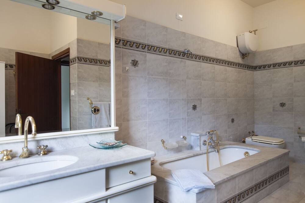 Photo of Bathroom in Casenuove
