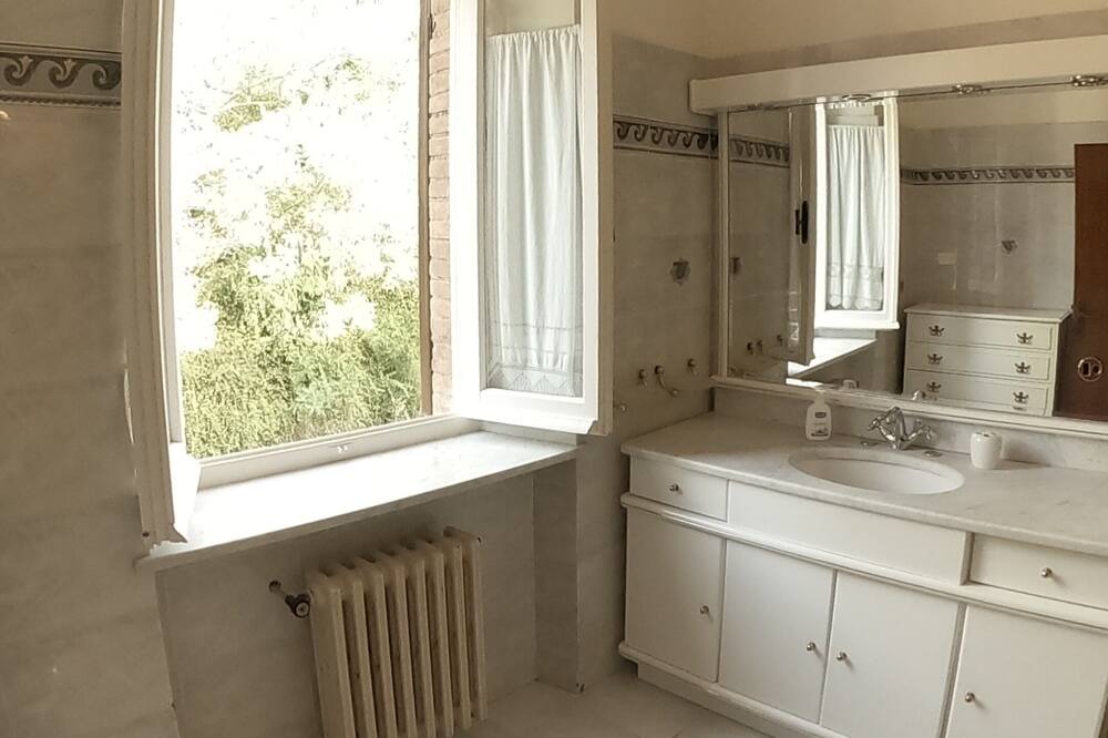 Photo of Bathroom in Casenuove