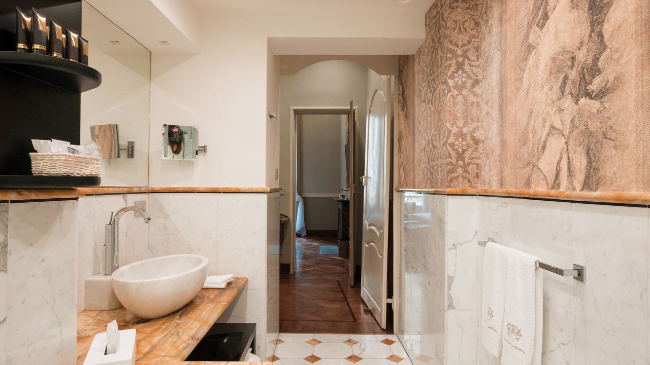 Photo of Bathroom in Historic Centre