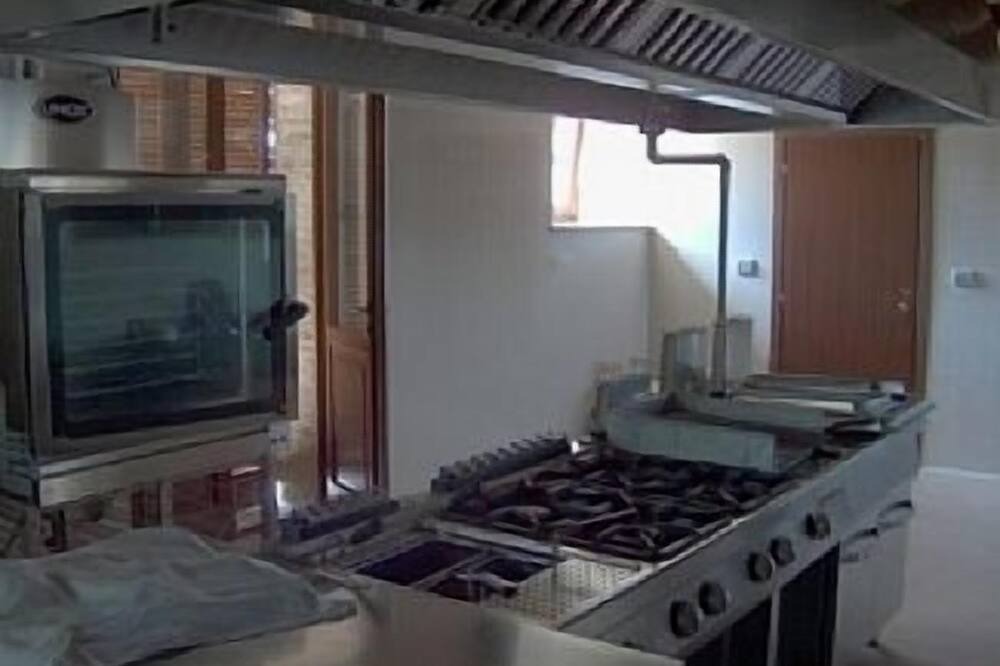 Photo of Kitchen in Santa Vittoria in Matenano