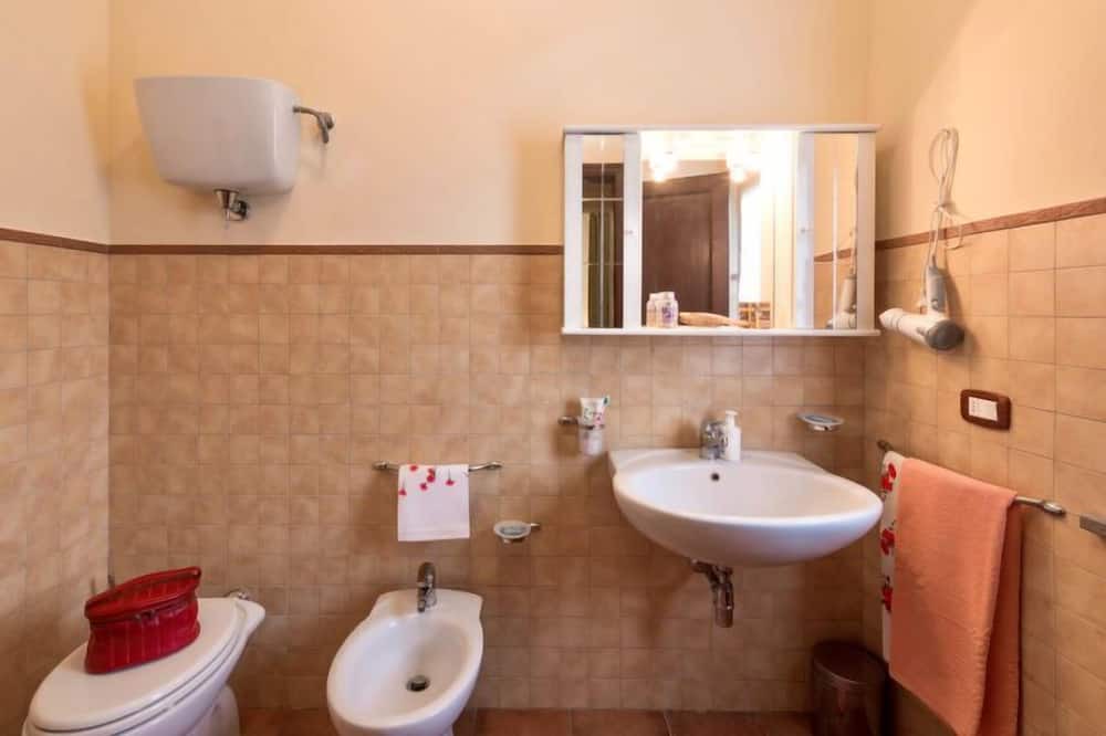 Photo of Bathroom in Popoltaio-Schiacciato