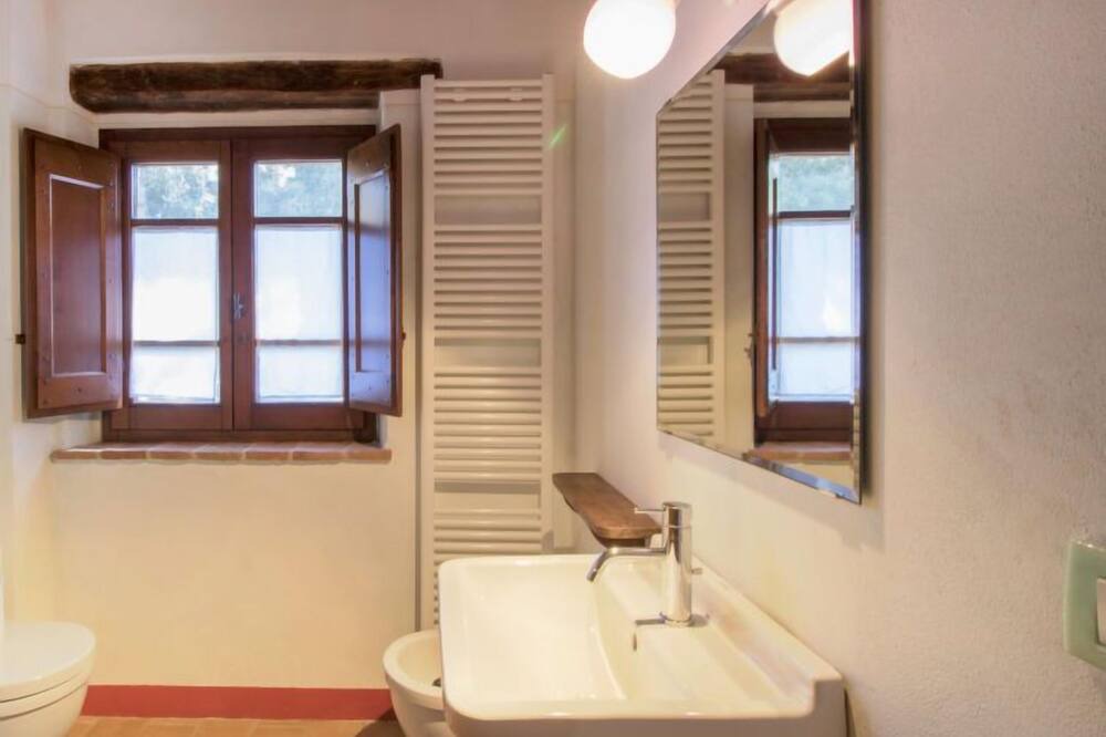 Photo of Bathroom in Castiglione della Valle